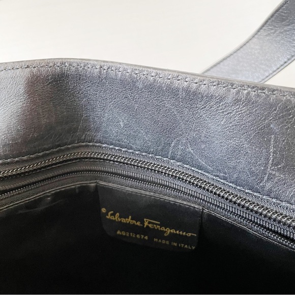 Salvatore Ferragamo black striped canvas and leather vintage shoulder bag - Picture 8 of 11